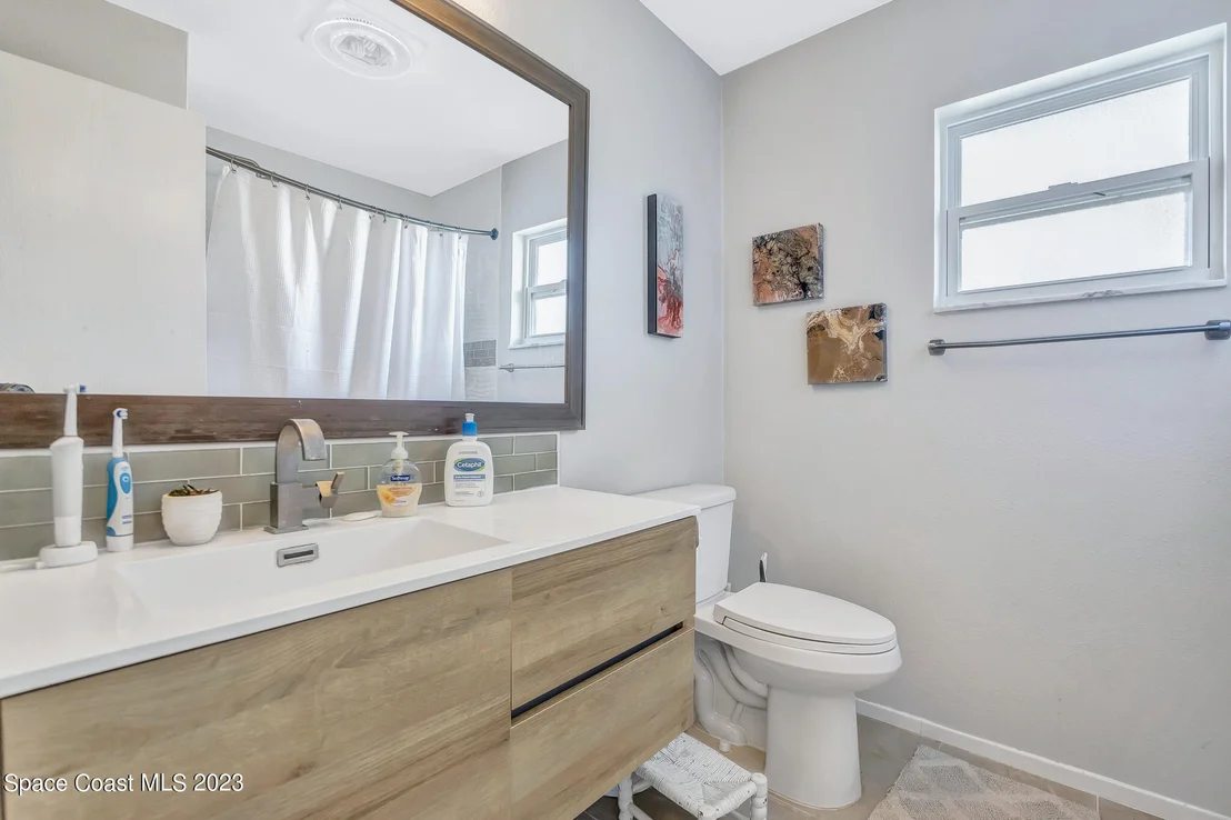 Photo of 380 Bahama Drive
