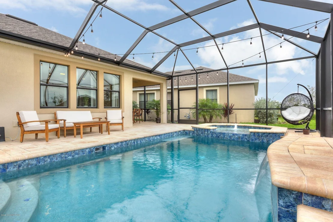 Photo of 7457 Bluemink Lane