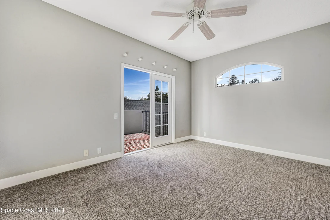 Photo of 882 Oak Park Drive