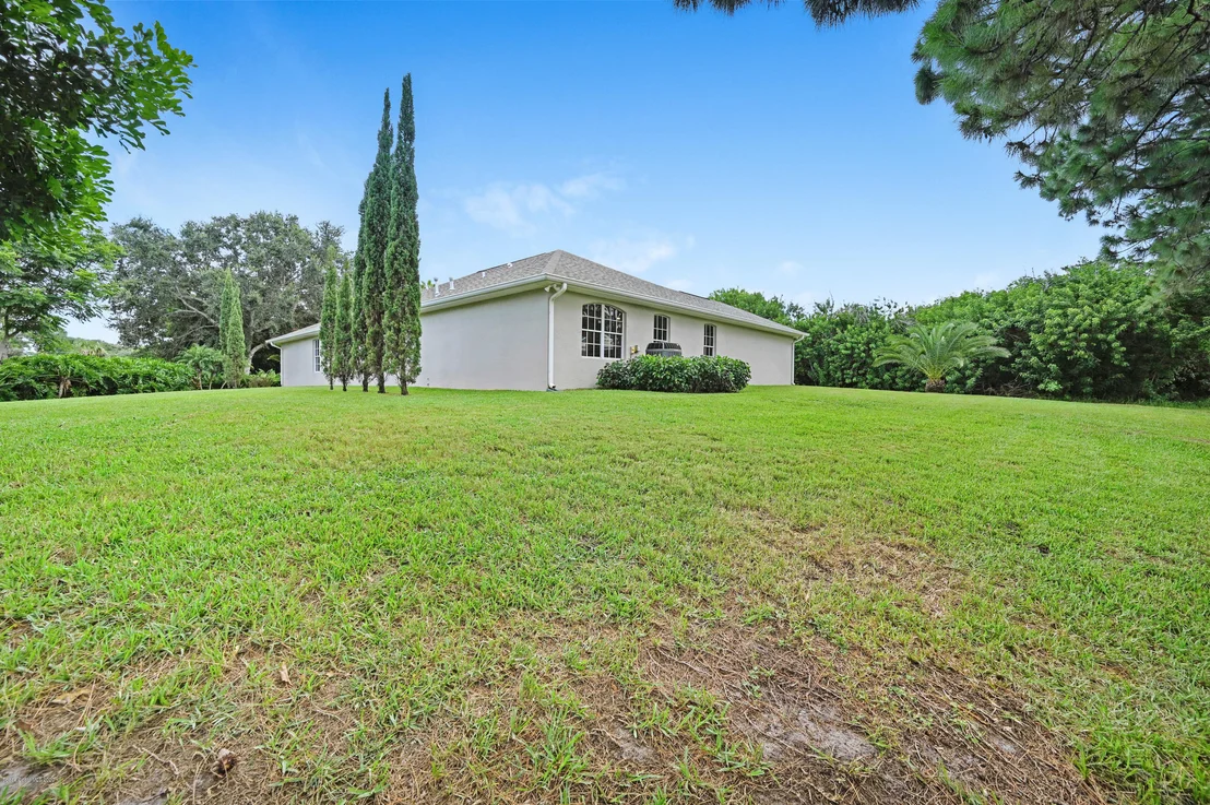 Photo of 602 Gina Lane