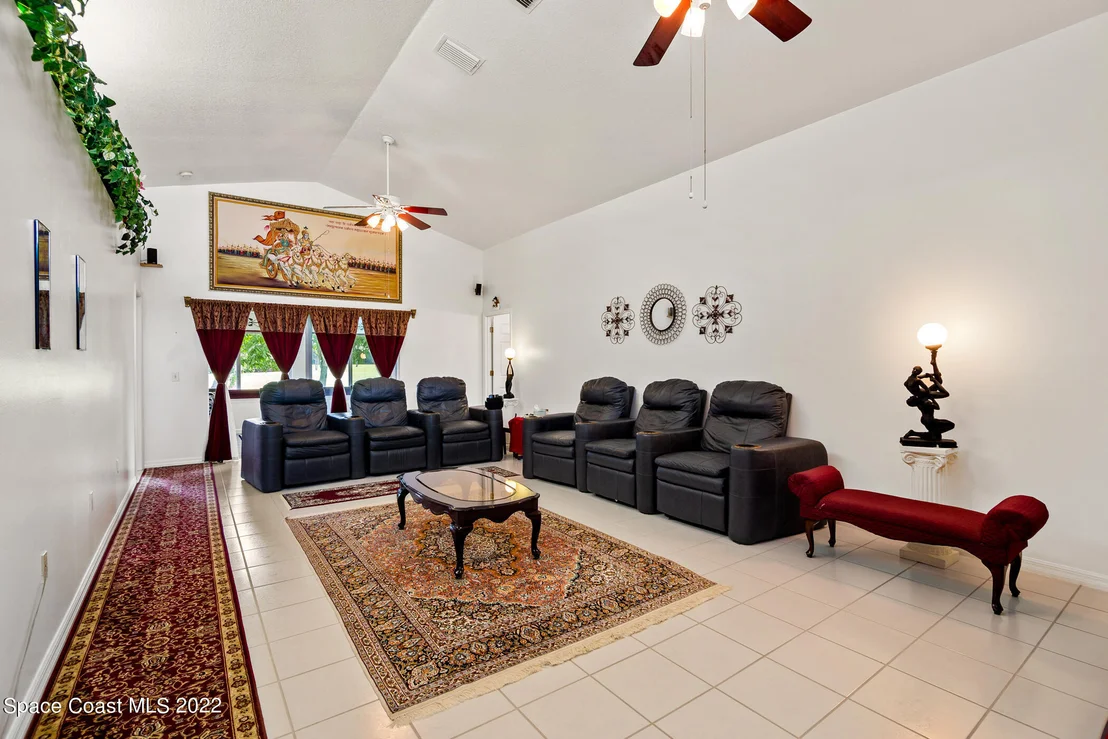 Photo of 2396 Addington Circle