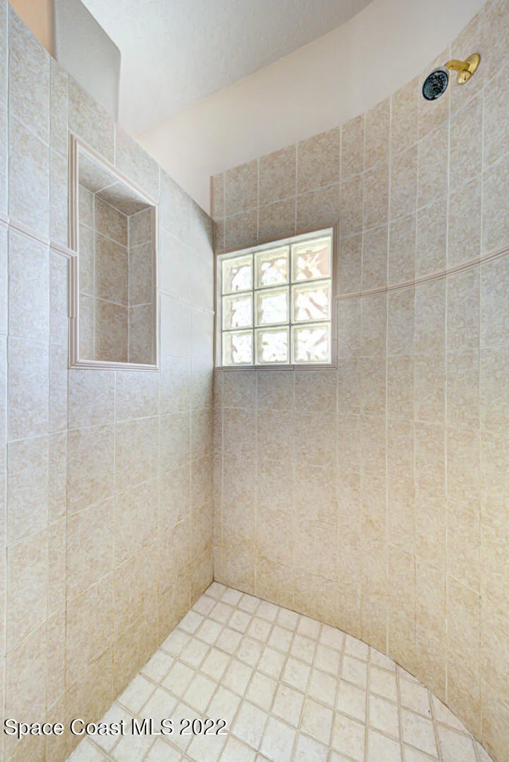 Photo of 334 Island Drive