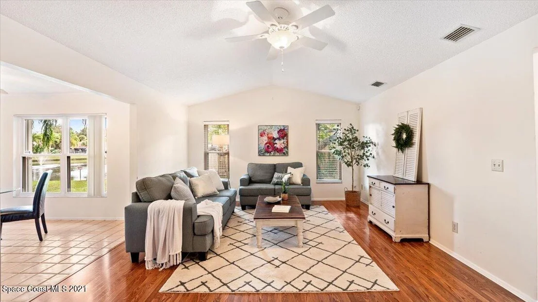 Photo of 4840 Riverside Road