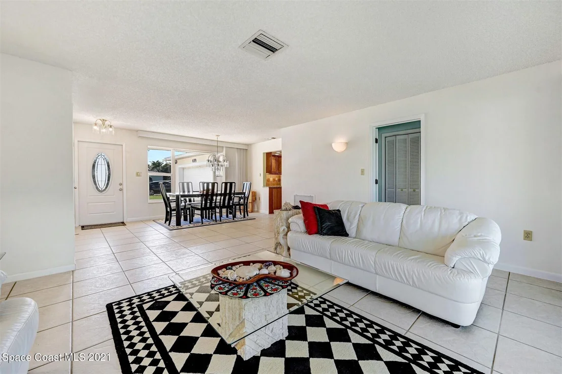 Photo of 489 Penguin Drive