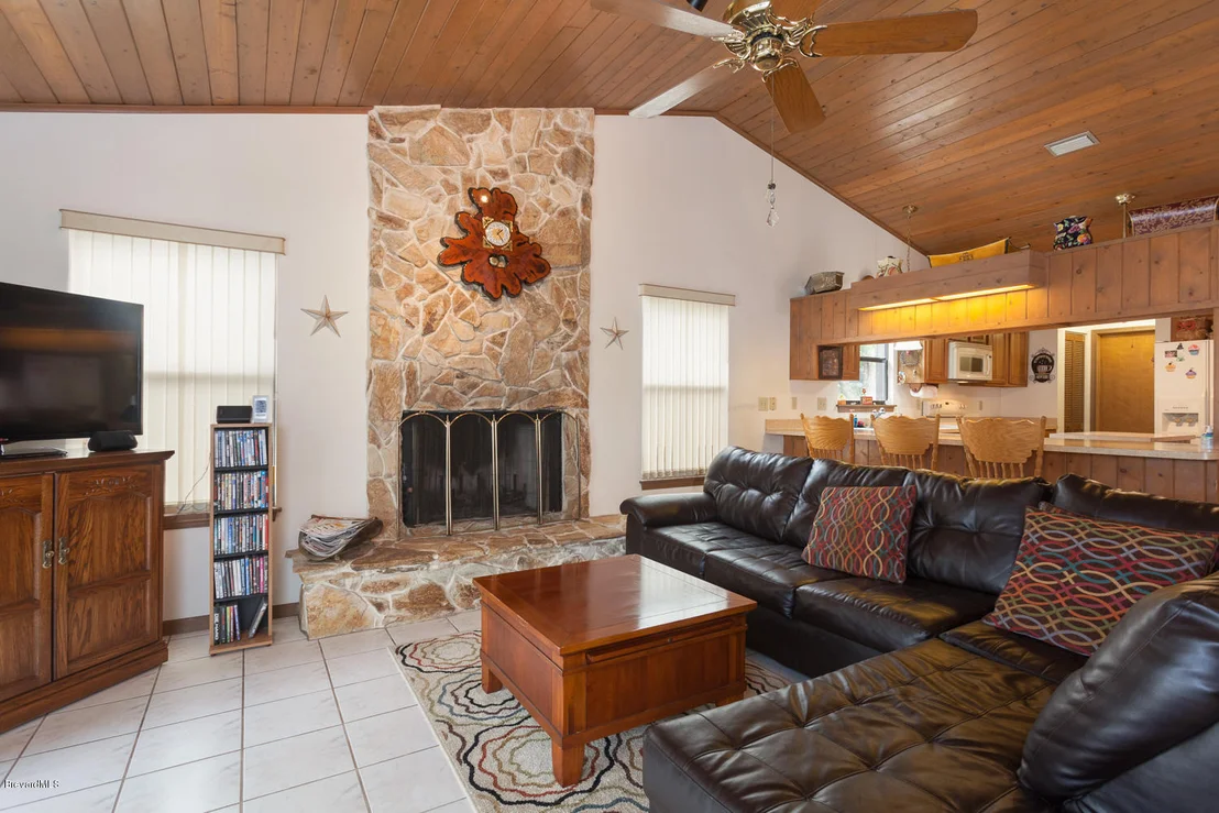 Photo of 2375 Ophelia Lane