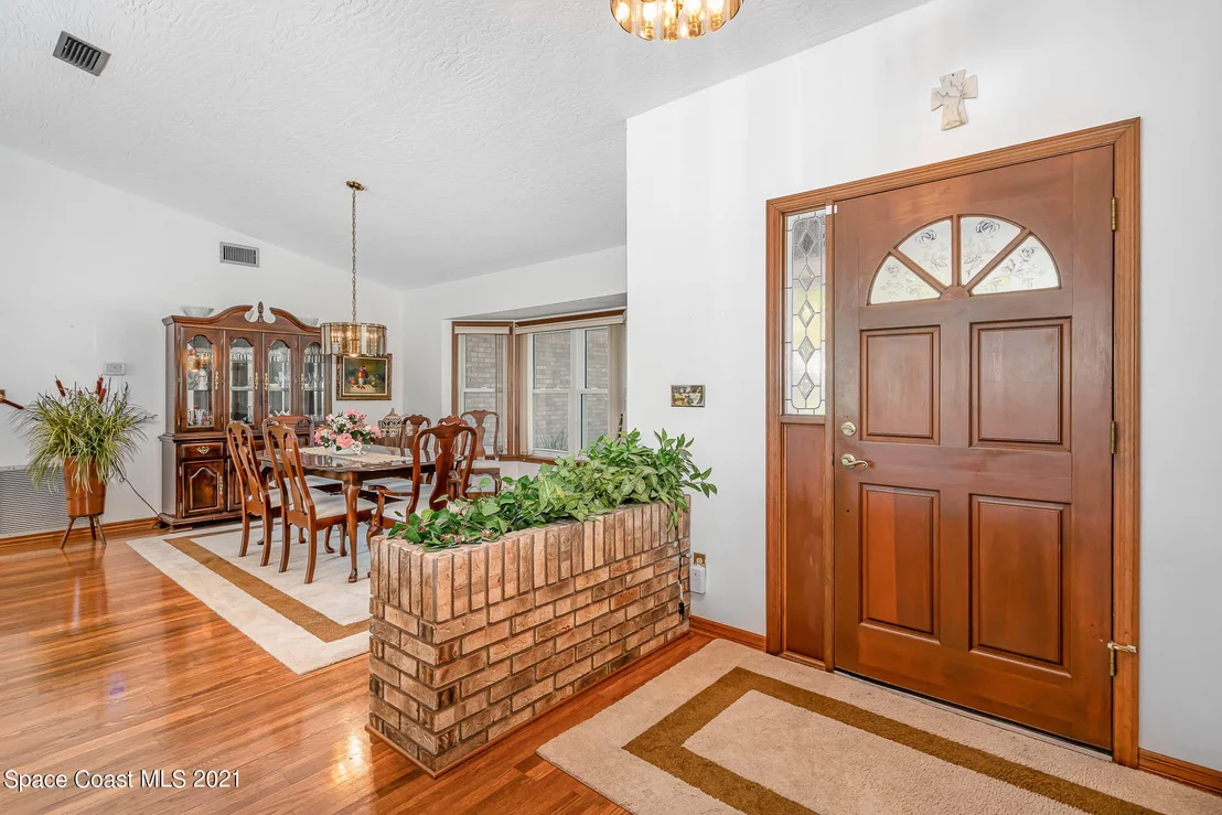 Photo of 1353 Silver Lake Drive