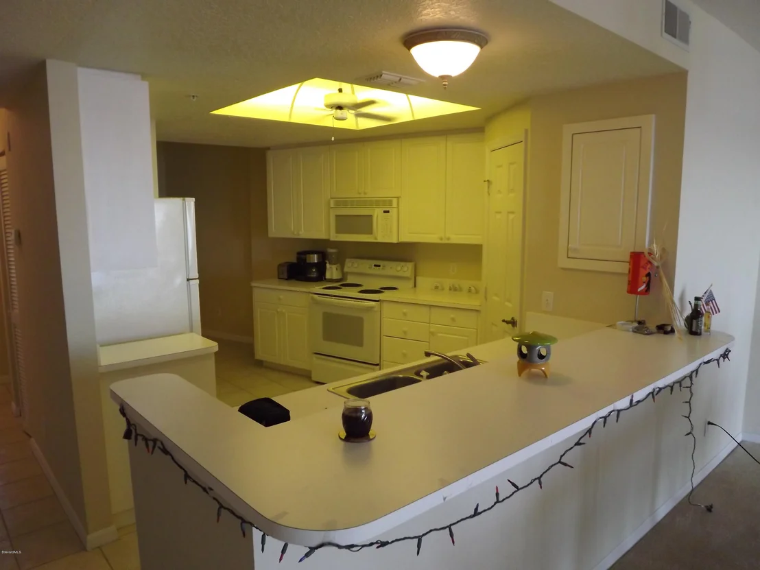 Photo of Unit 404 at 102 Riverside Drive