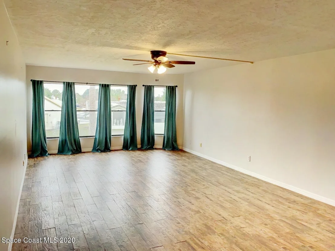 Photo of Unit 1025 at 315 Tangle Run Boulevard
