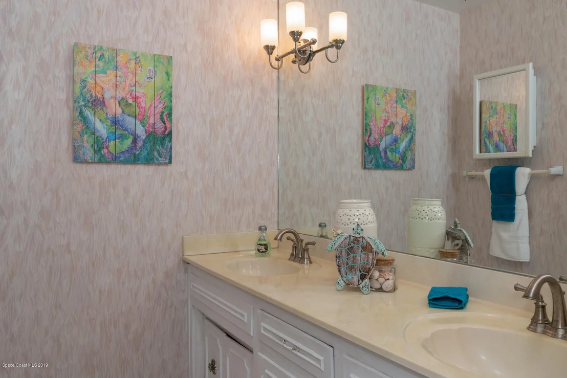 Photo of 484 Oak Ridge Drive