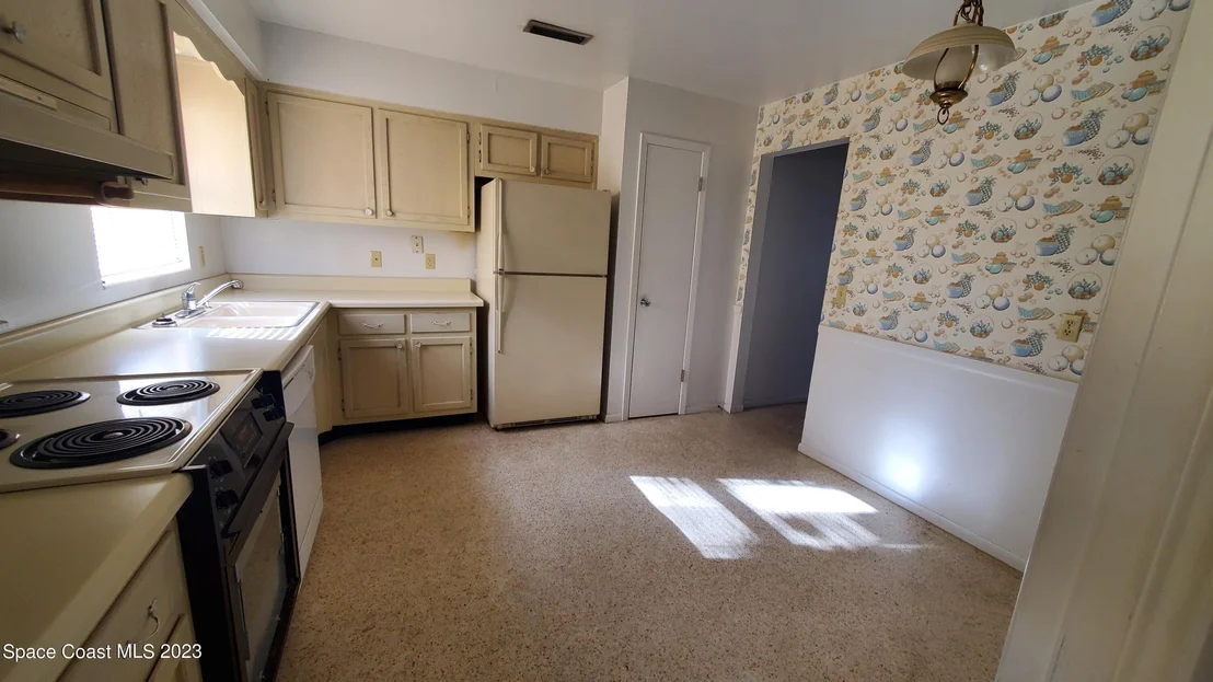 Photo of 939 Kings Post Road
