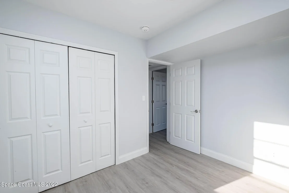 Photo of 948 Canada Street NE