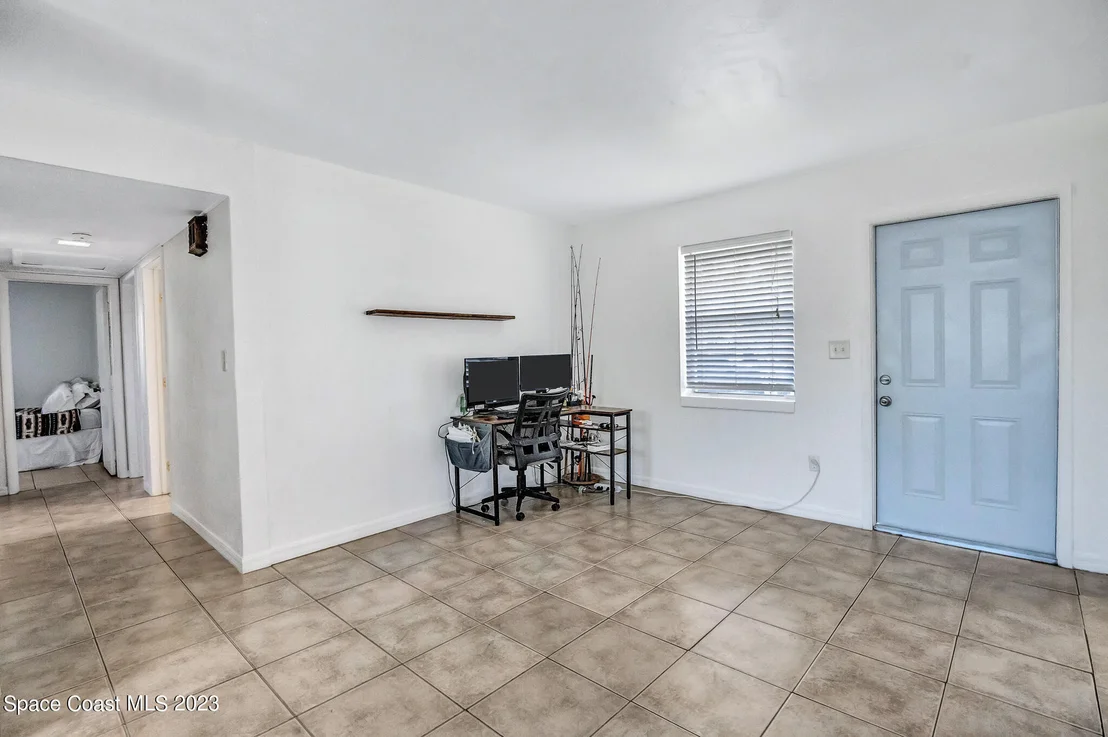 Photo of 2981 Kosuth Road NE