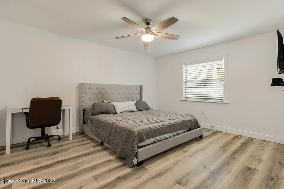 Photo of 1878 Ontario Circle N