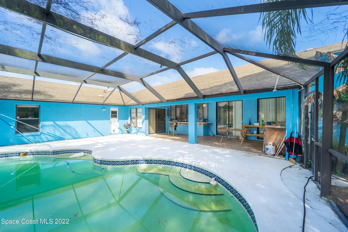 Photo of 5665 Graham Street