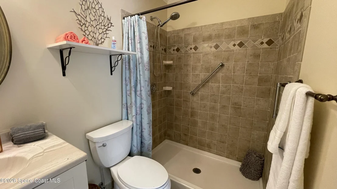 Photo of 865 Bracken Terrace NE