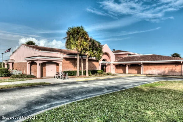Photo of 1215 Pinetree Drive