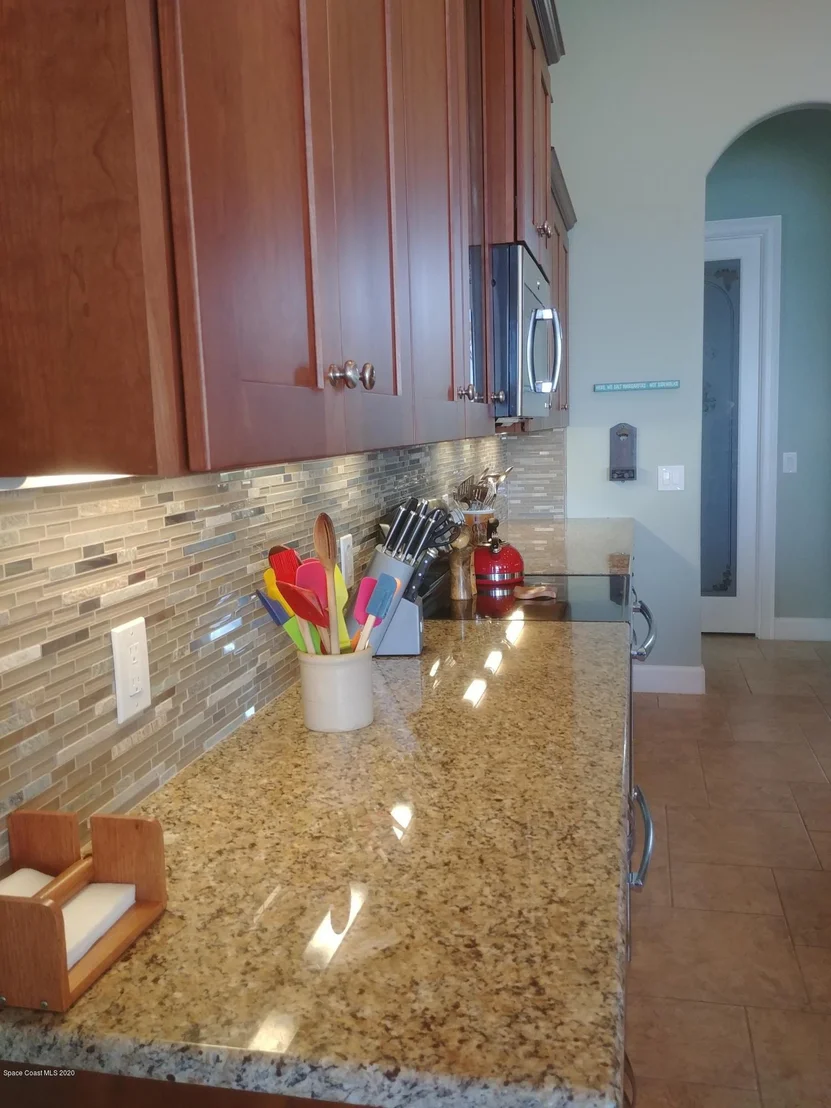 Photo of 3799 Riverside Drive