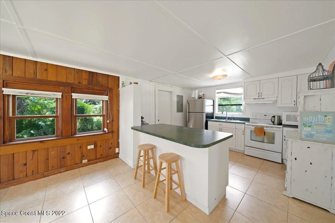 Photo of 2915 N Indian River Drive
