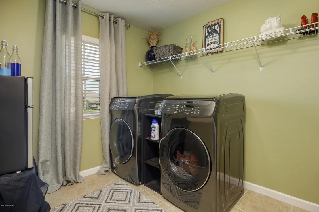 Photo of 559 Trymore Drive SE