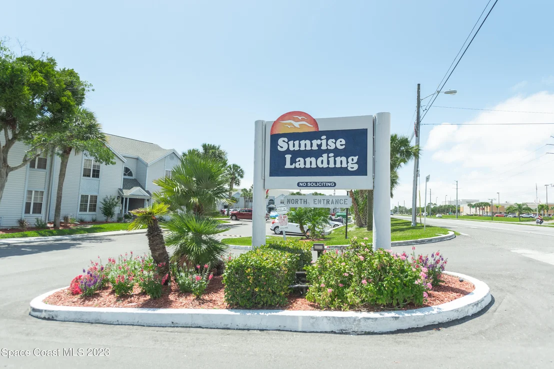 Photo of Unit 206 at 7300 Highway 1