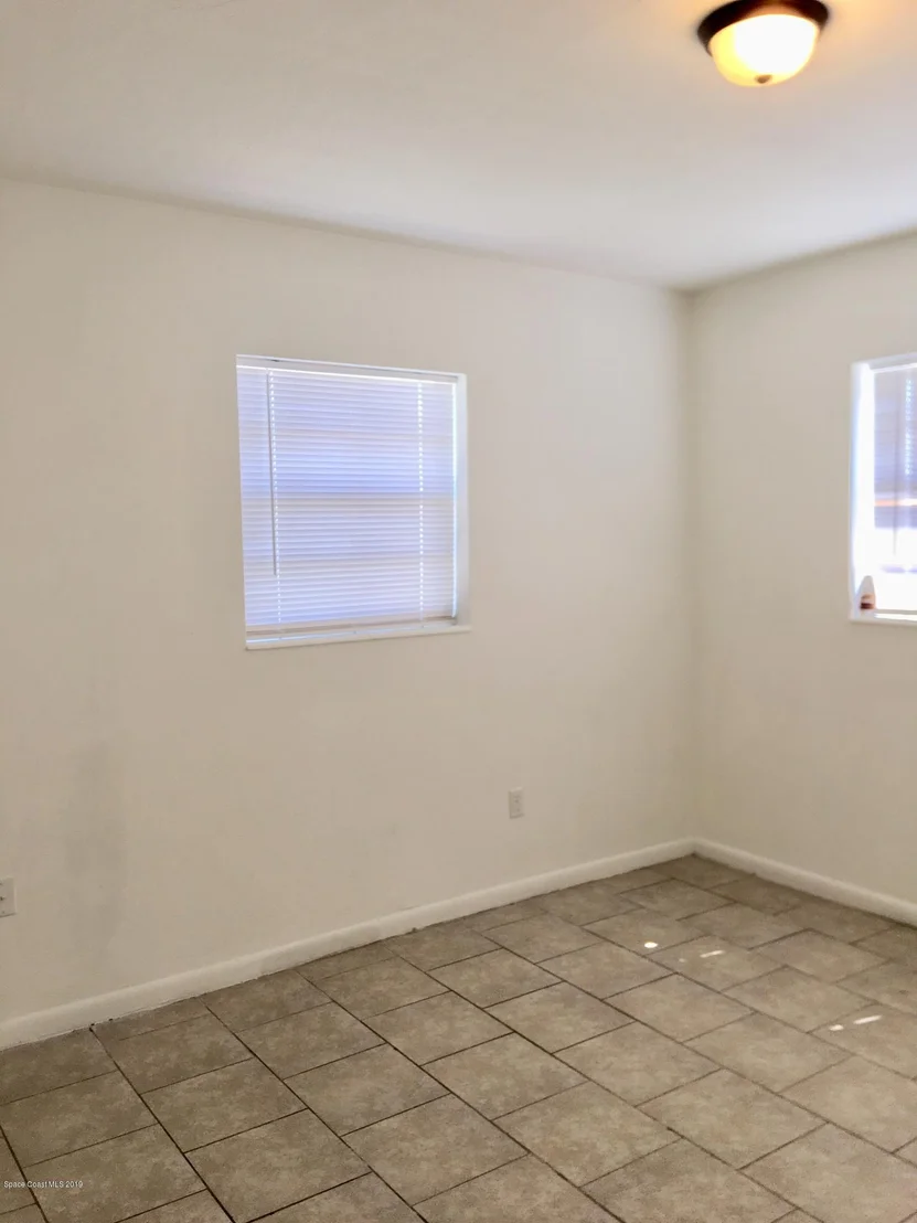 Photo of 1056 Cabot Drive NE