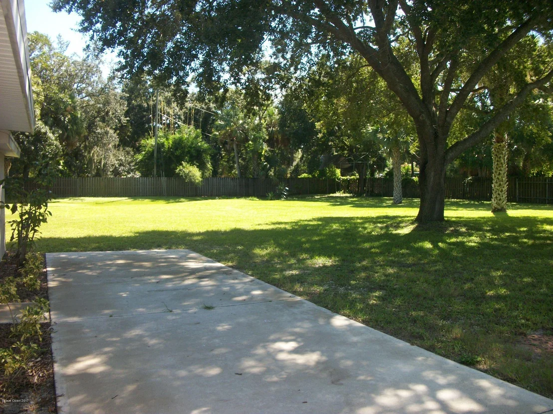 Photo of 1001 Knecht Road NE