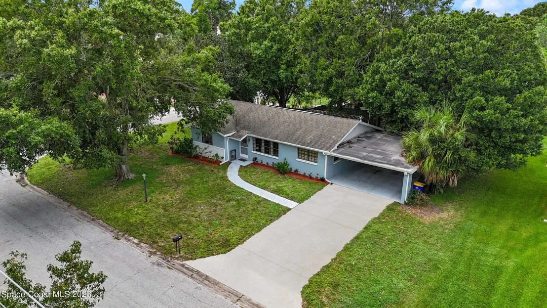 Photo of 1325 Estridge Drive