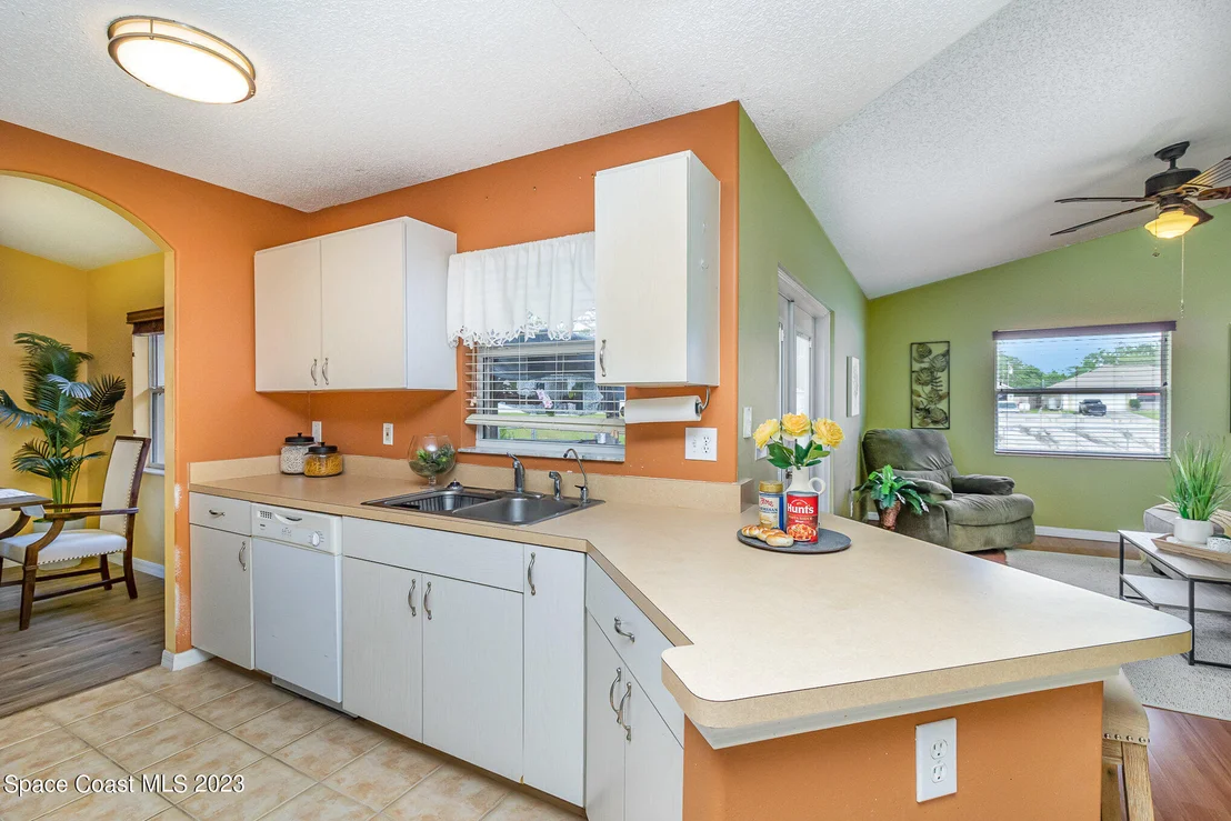Photo of 3233 Trainfo Avenue