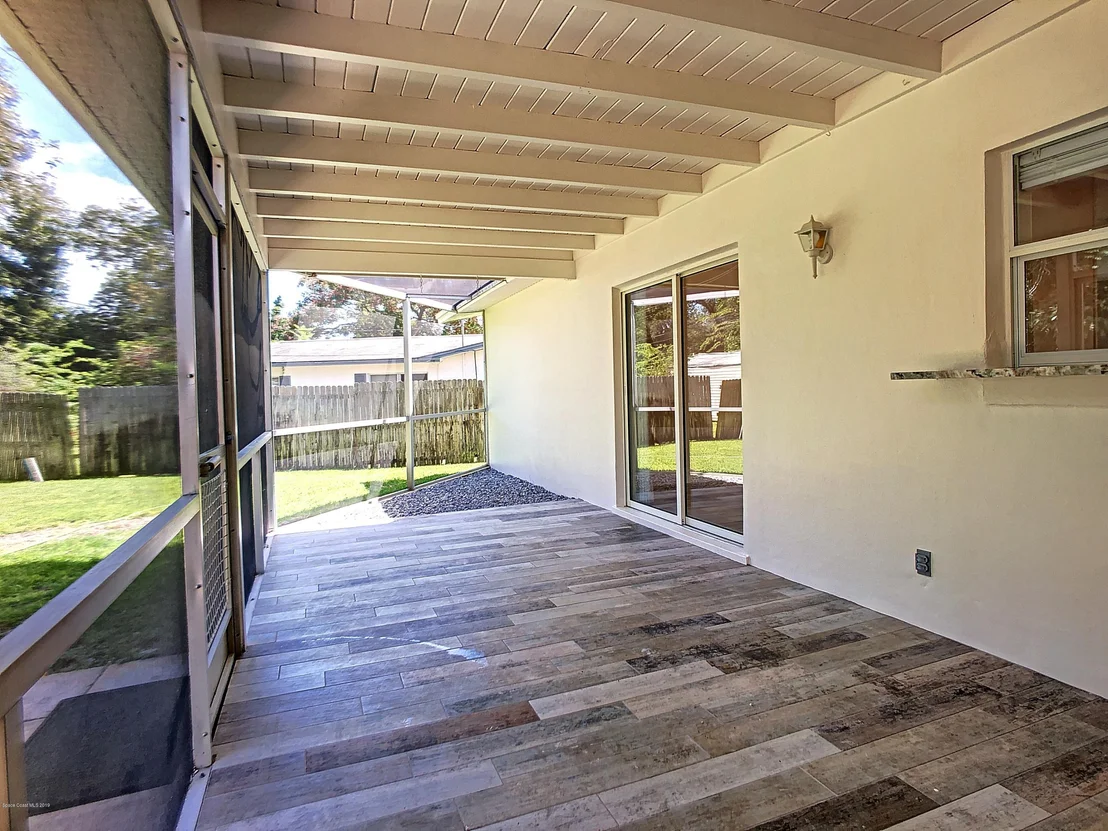 Photo of 304 N Roundtree Drive