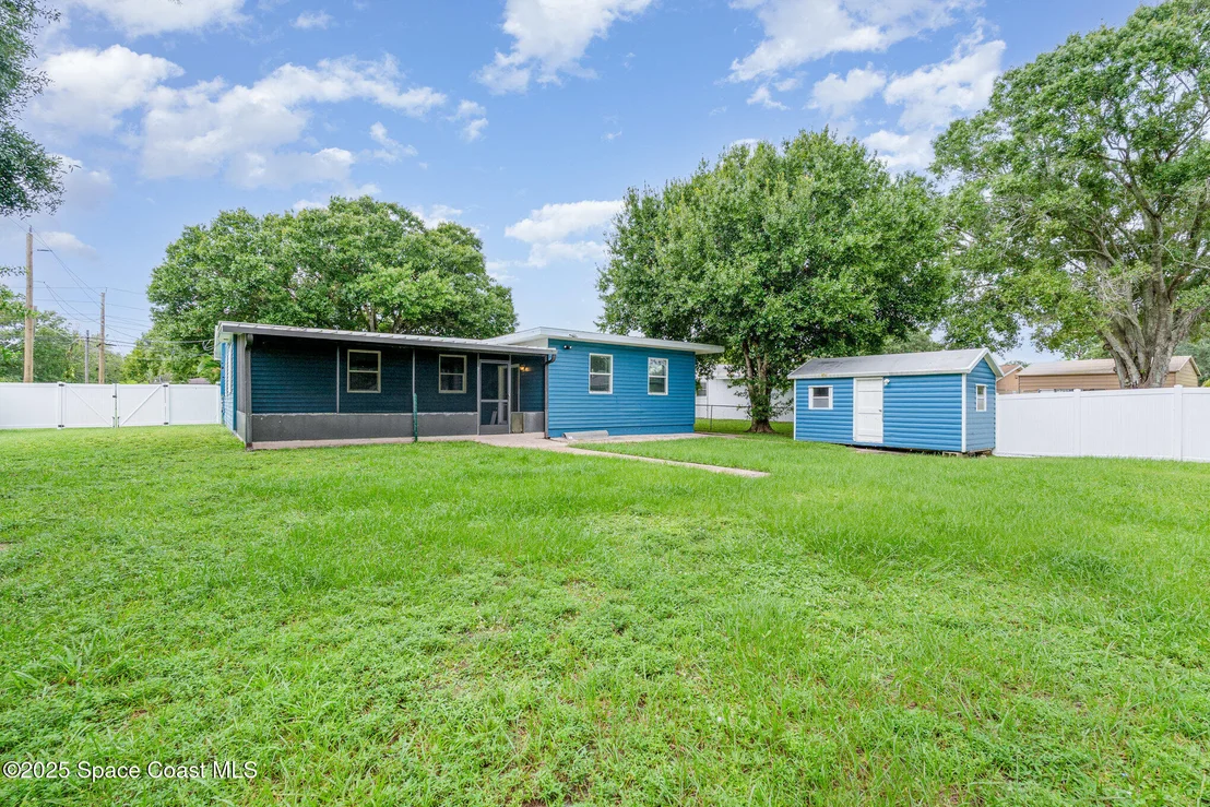 Photo of 190 Stephenson Drive NE