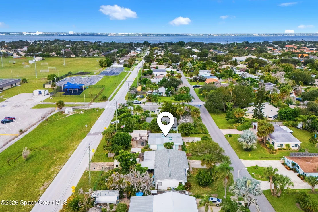 Photo of 241 Avenida Central