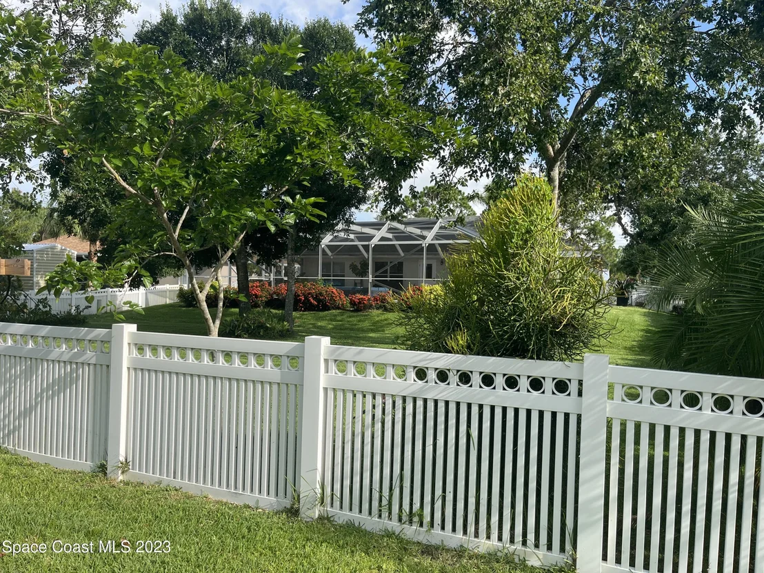 Photo of 997 Gulfstream Avenue