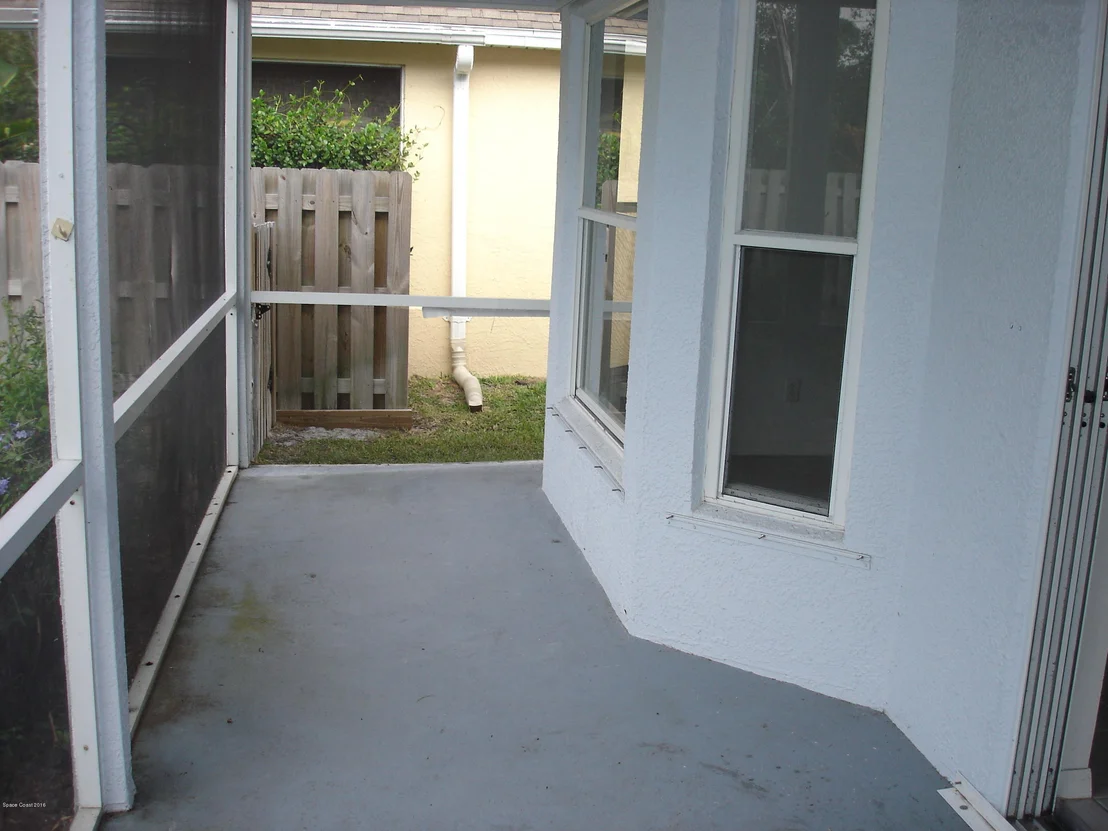 Photo of 1050 NE Pine Creek Circle NE