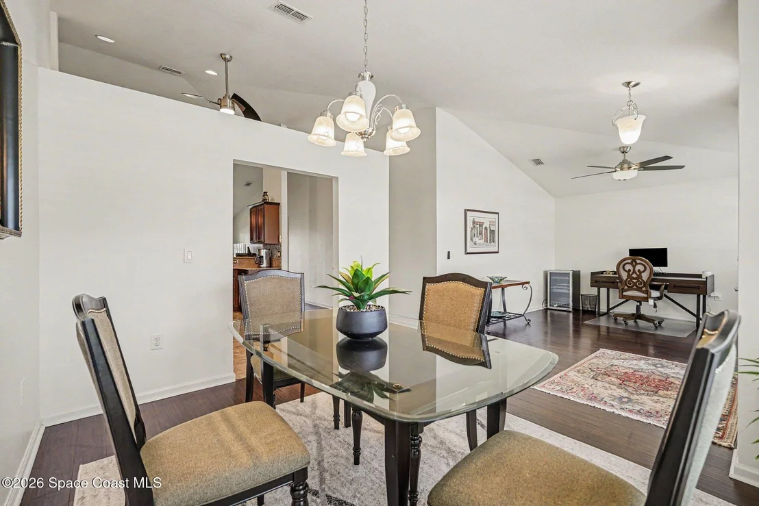 Photo of 325 Abernathy Circle SE