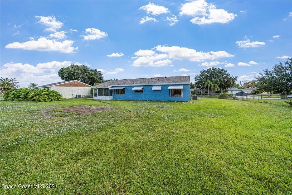 Photo of 1394 Carr Circle NE