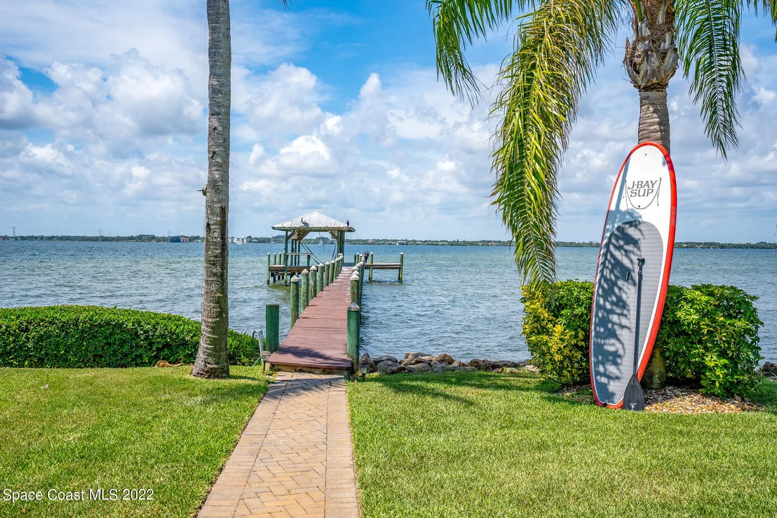 Photo of 437 River View Lane