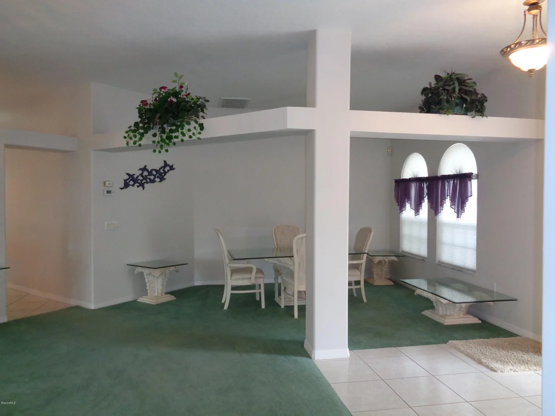 Photo of 892 Shoshone Lane