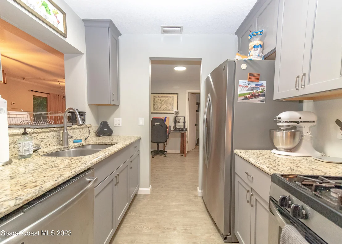 Photo of 800 Mark David Boulevard