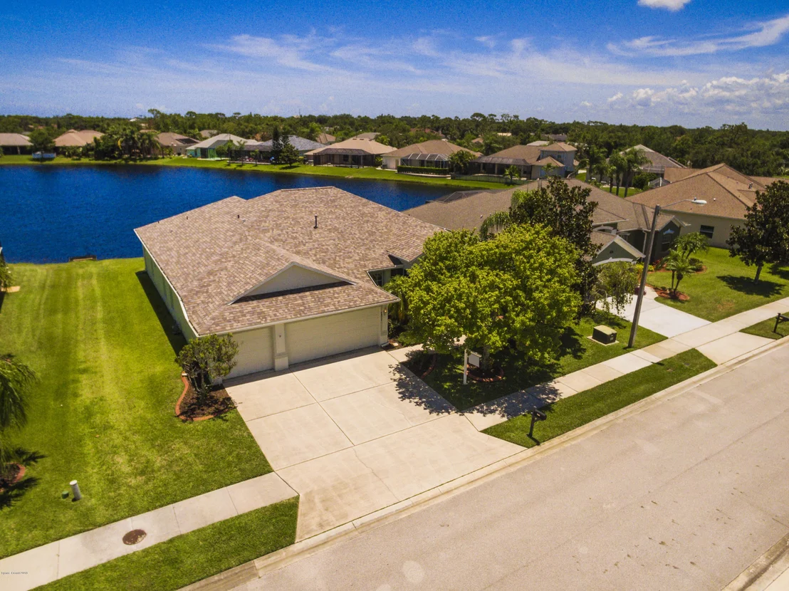 Photo of 4877 Alamanda Drive