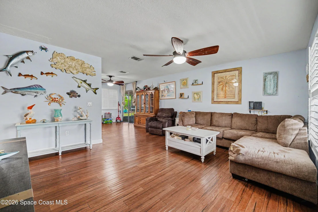Photo of 1313 Cromey Road NE