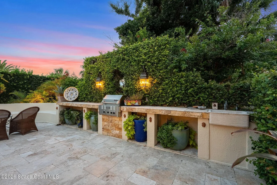 Photo of 339 Cocoa Avenue