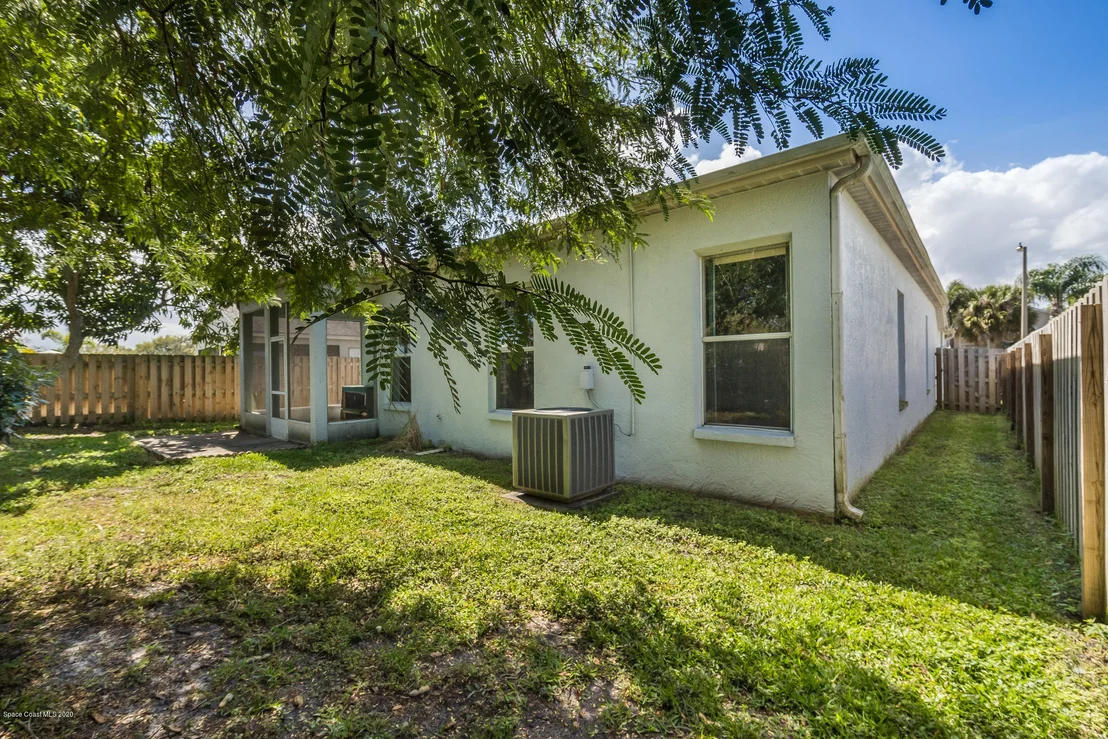 Photo of 7038 Hammock Trace Drive