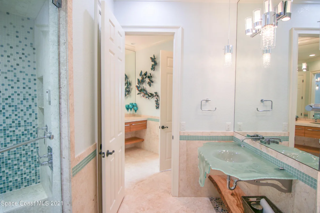 Photo of 228 Mclean Point
