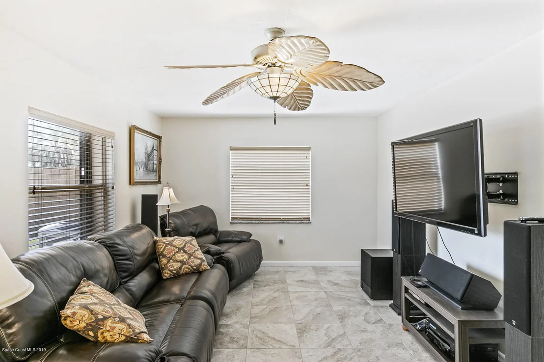 Photo of 360 Hamlin Avenue