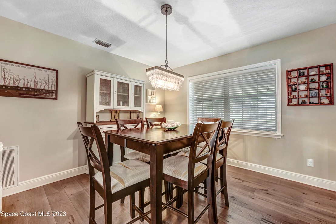 Photo of 2225 Royal Oaks Drive