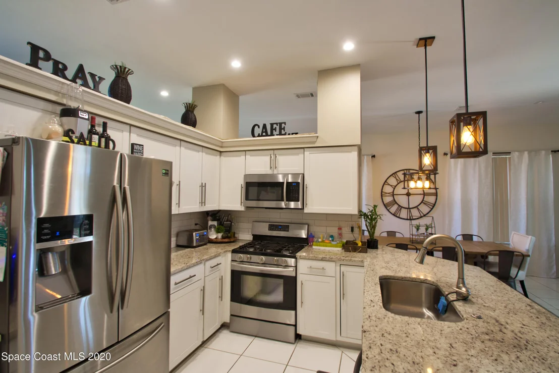 Photo of 7227 Hammock Lakes Drive