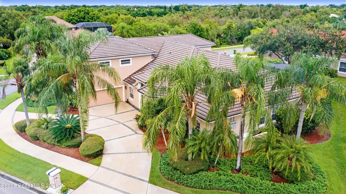 Photo of 687 Nicklaus Drive