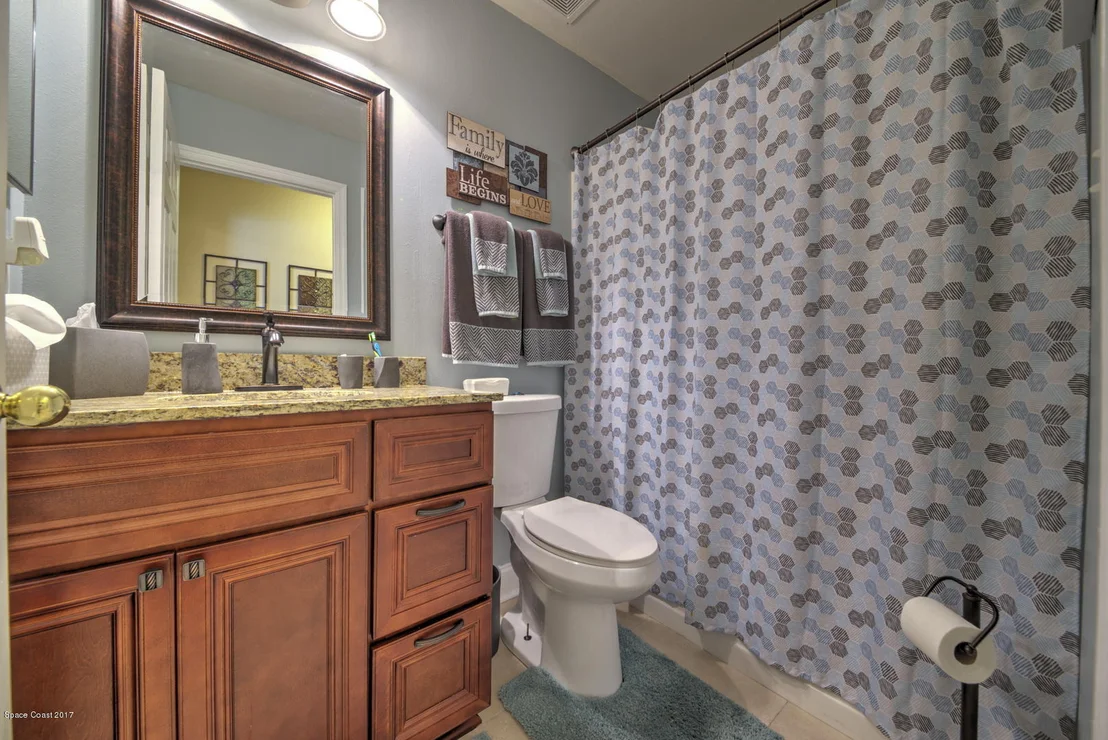 Photo of 1194 White Oak Circle