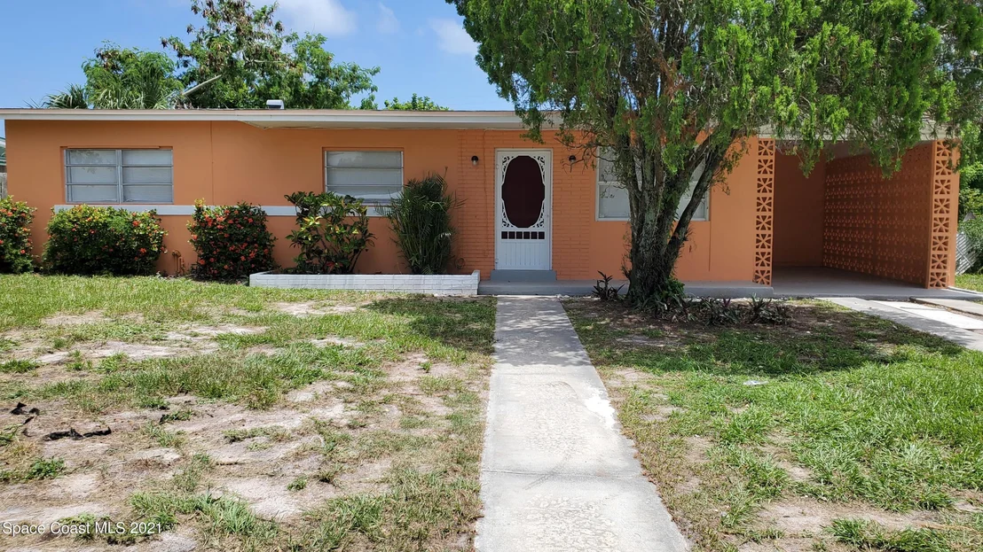 Photo of 1057 Cabot Drive NE