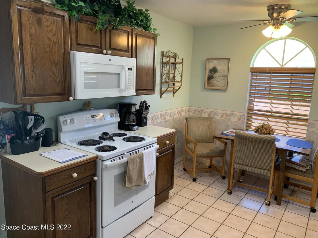 Photo of 4088 Twin Oaks Boulevard